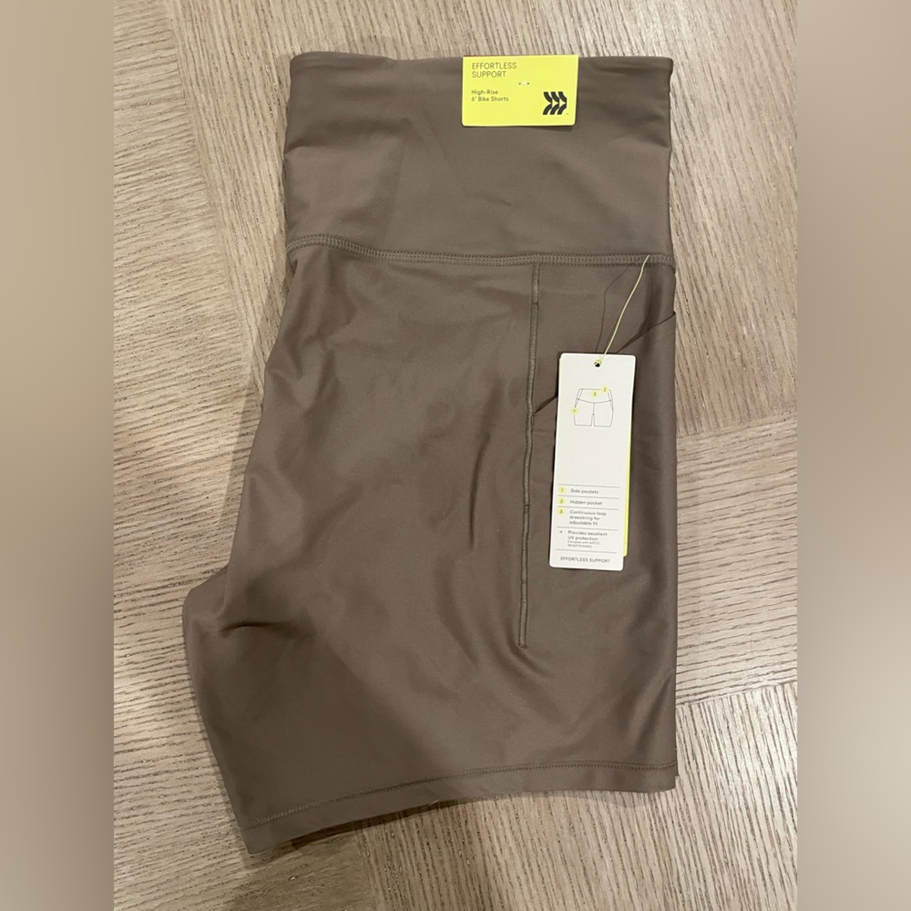 Women's Effortless Support High-Rise
Pocketed Bike Shorts 6" - All In Motion